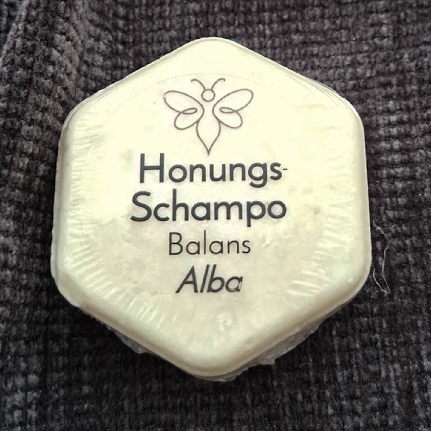 EneboBees HonungsSchampo, Balans, med doften Alba i transparent förpackning.