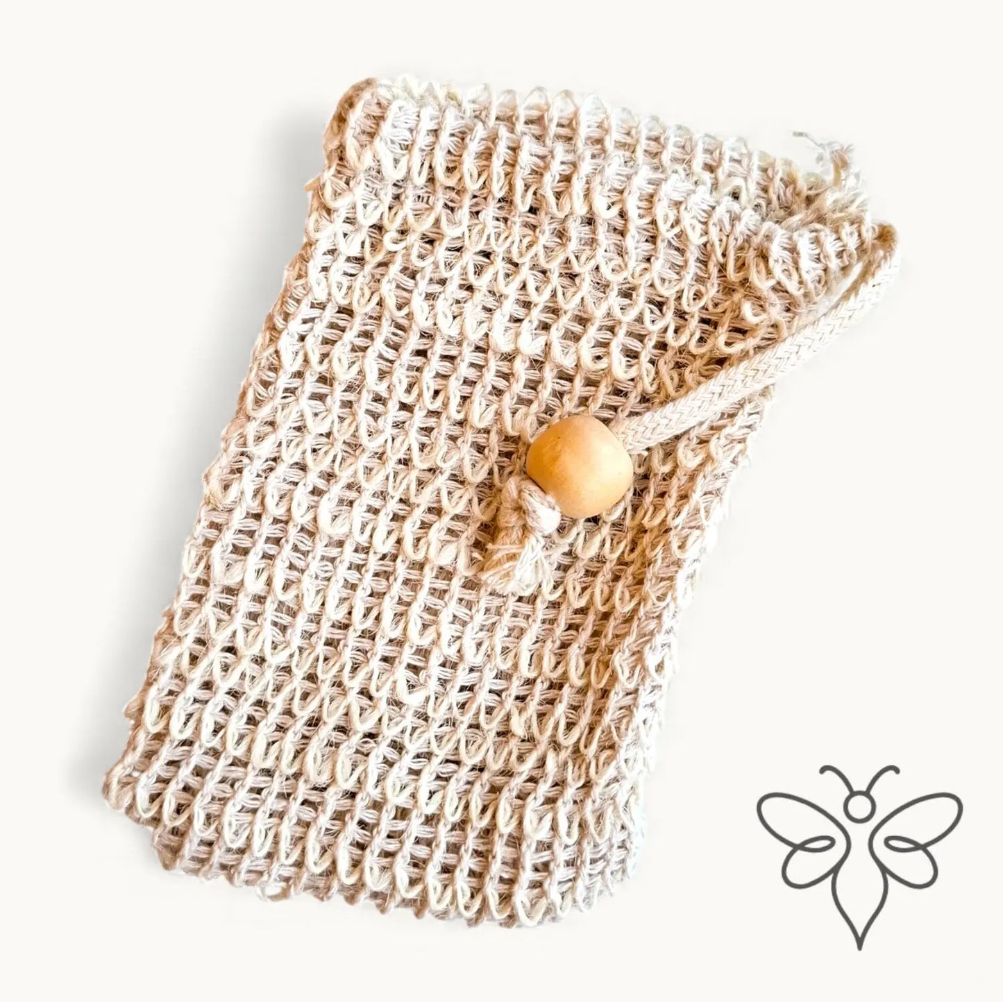 Tvålpåse i sisal med ljus träkula – hållbar och lättanvänd tvålförvaring.